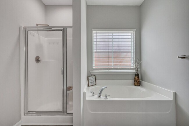 Building Photo - 1 Sunny Ct