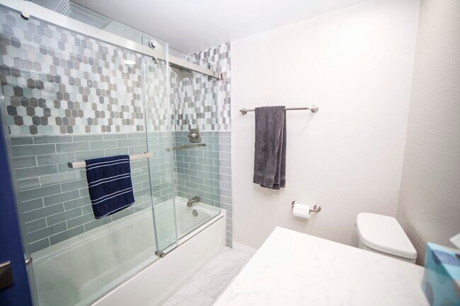 Building Photo - 20651 Roscoe Blvd