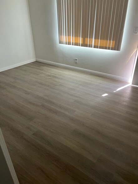 Building Photo - 1505 N Stanton Plz