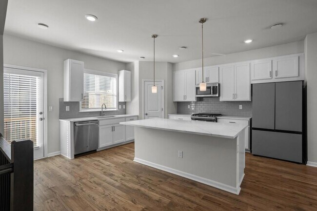 Building Photo - 123 Matson Run SW