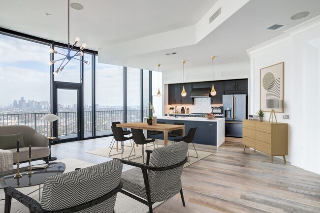 Building Photo - Sleek & Stylish 2/2 in the Heart of Downtown