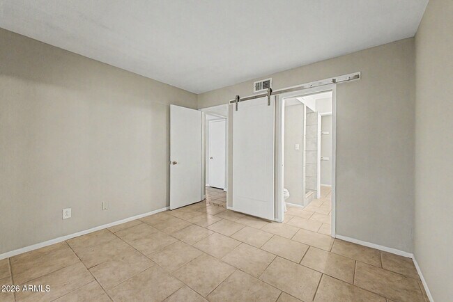 Building Photo - 3301 E Earll Dr