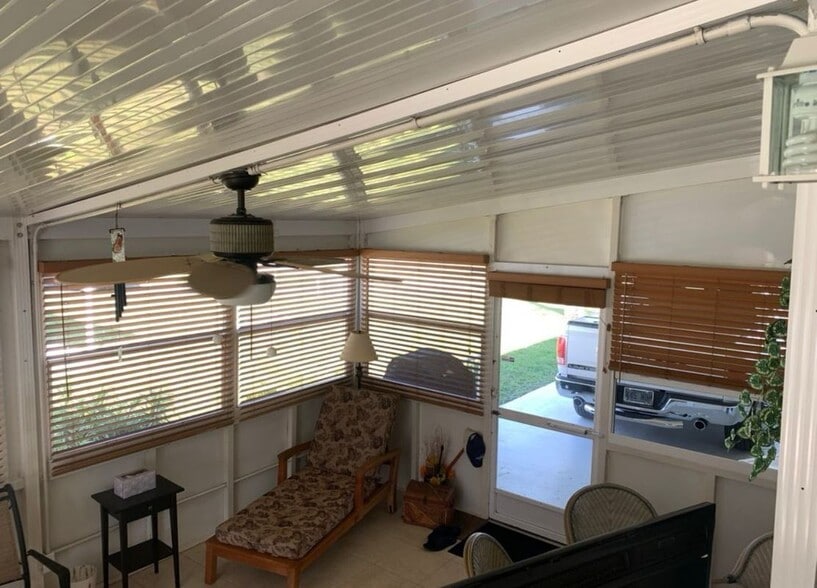 Building Photo - 3021 SW 52nd Ave