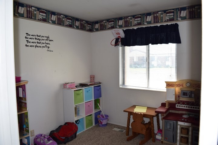 Building Photo - 497 E 8490 S