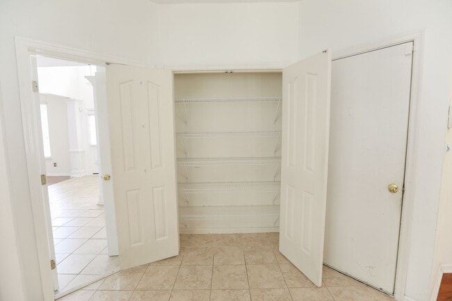 Building Photo - Gorgeous 5 Bedroom Rental in Virginia Beach