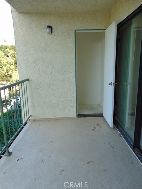 Building Photo - 2203 Apricot Dr
