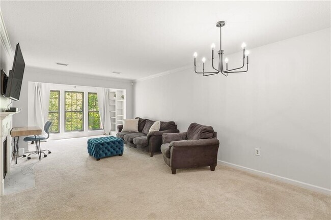 Building Photo - 24307 Plantation Dr NE