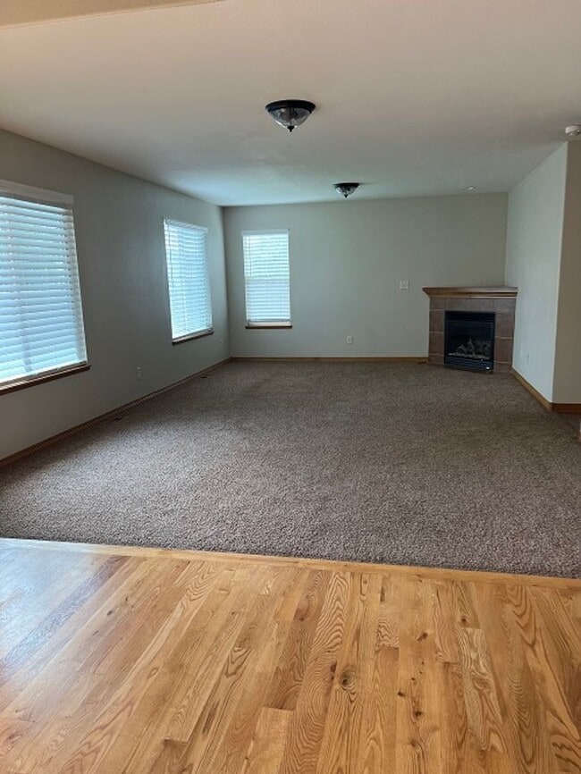 Building Photo - Spacious 5-Bedroom Home with Finished Base...