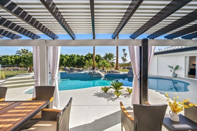 Building Photo - 2380 N Leonard Rd