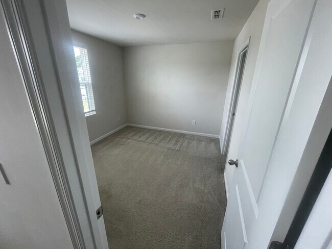 Building Photo - Easley Single Family Home