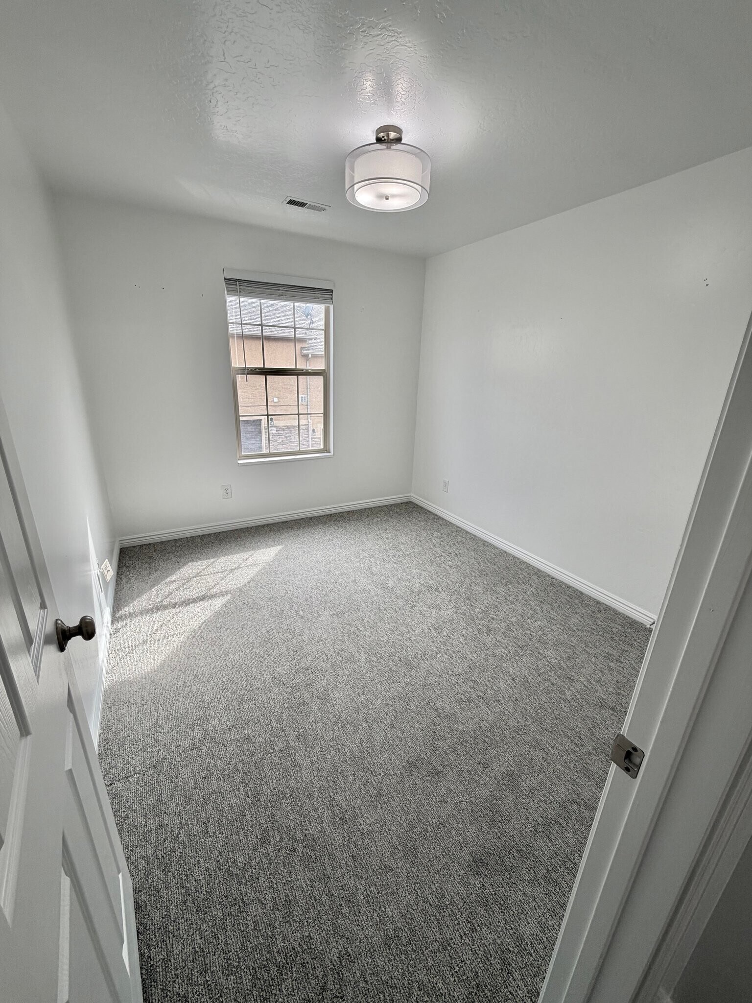 Building Photo - 1721 Willow Way