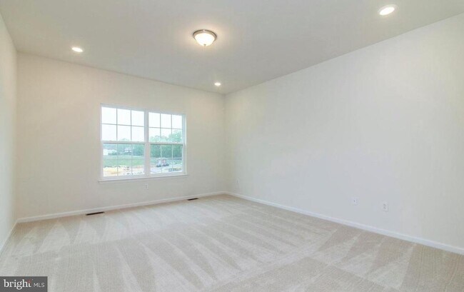 Building Photo - 128 Golden Vale Dr