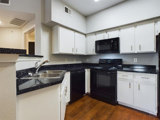 Building Photo - 2320 Gracy Farms Ln