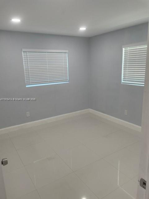 Building Photo - 40 NE 48th Ct