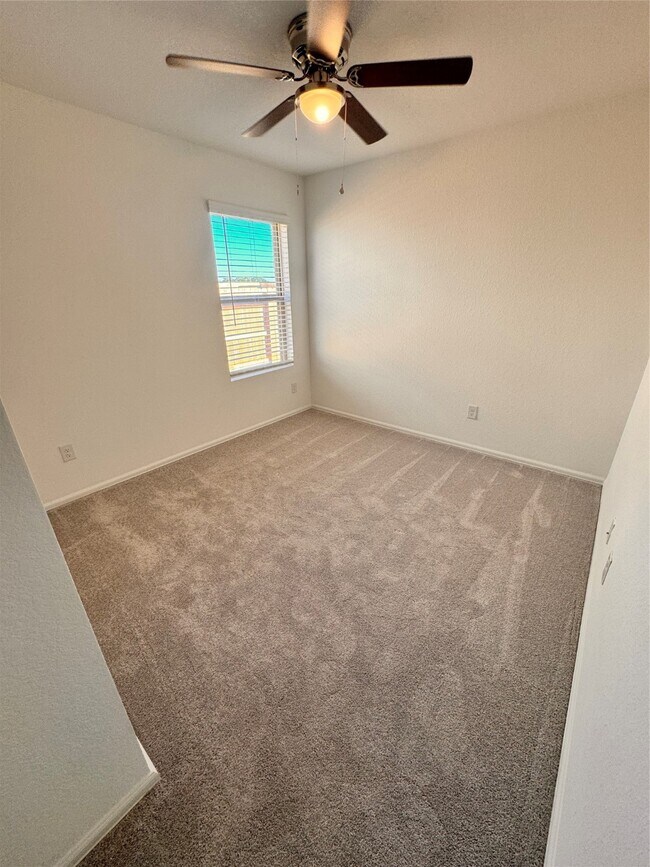 Building Photo - 1315 Millers Pass Dr