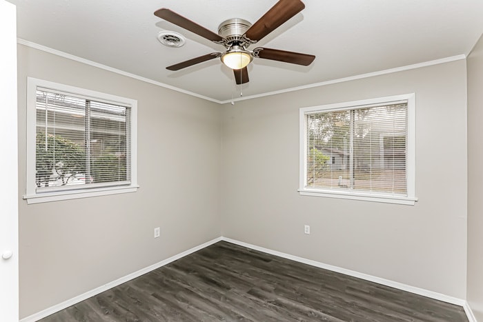 Building Photo - 258 Melrose Dr