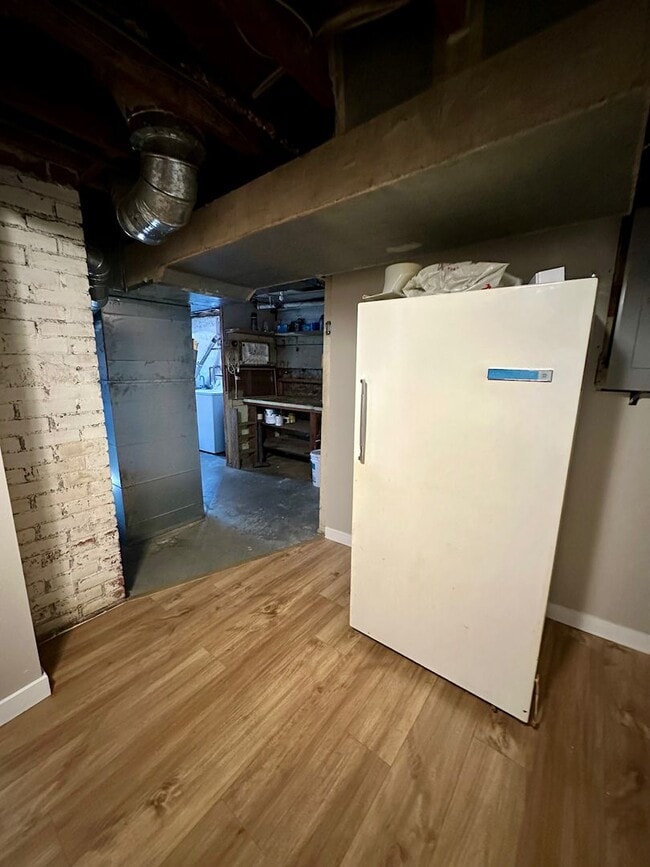 Building Photo - Ideally Located and Updated 3 Bed 1 Bath Spokane Home w/ Large Detached Garage/Shop Near Garland ...