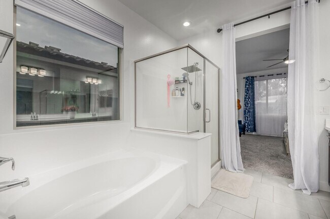 Building Photo - 6759 N 128th Dr