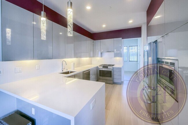 Building Photo - SF Shipyard - 3 BR, 2.5 BA Townhouse 1,634...