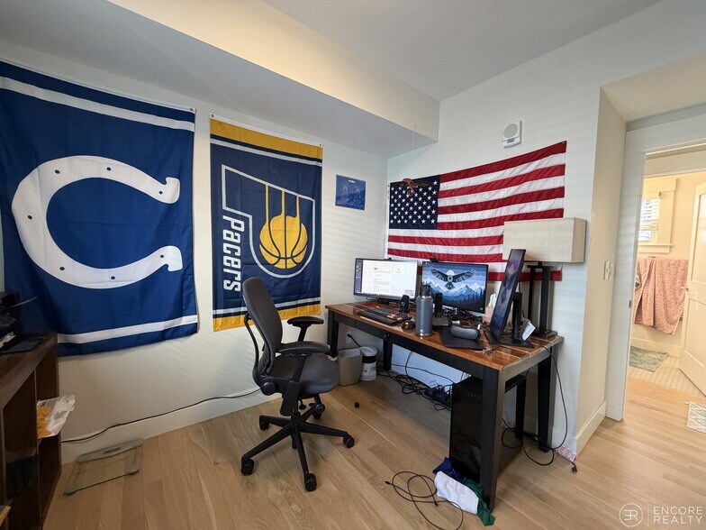 Building Photo - 208-210 Banks St. Unit 3