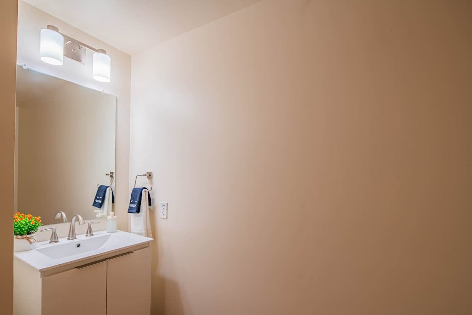 Building Photo - 44 W Monroe St