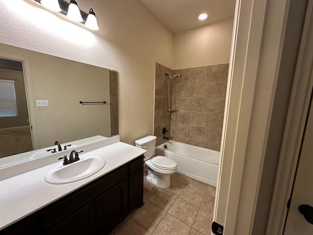 Building Photo - 6504 Rienzi Dr