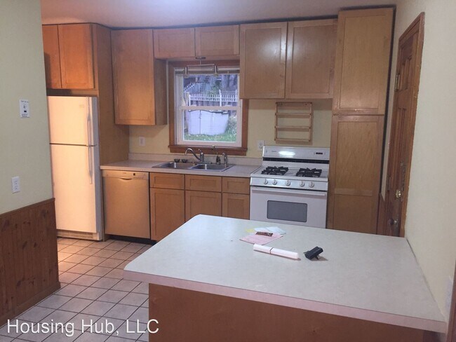 Building Photo - 3 br, 2 bath House - 632 Morgan Ave South
