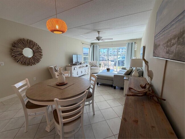Building Photo - 3808 Gulf of Mexico Dr