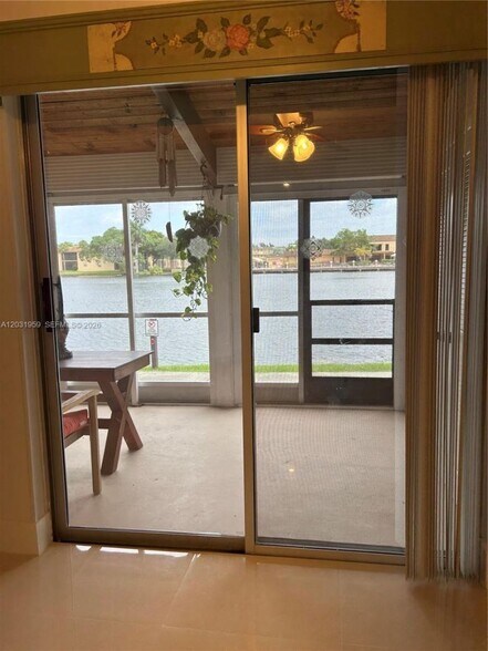 Building Photo - 322 Briarwood Cir