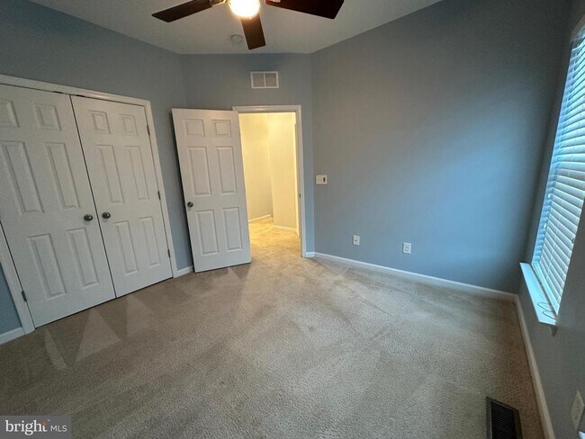 Building Photo - 9075 Alexander Way