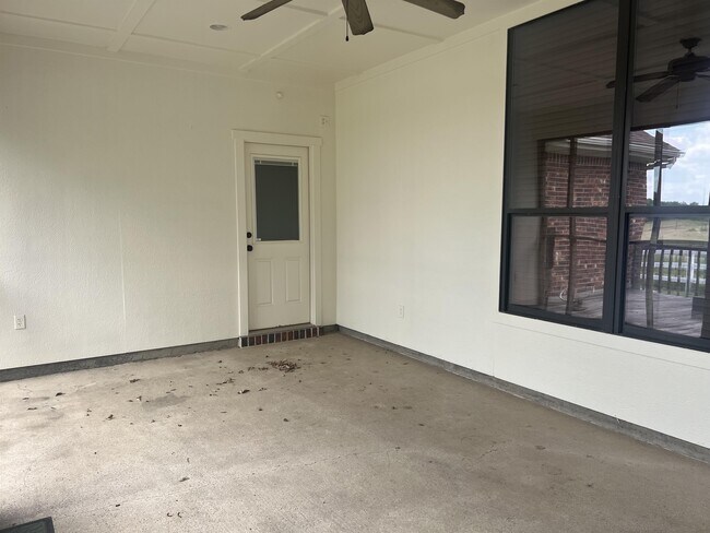 Building Photo - 1661 FM93