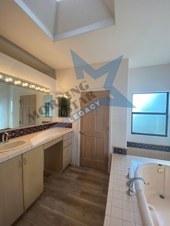 Building Photo - VIEWS!!  Spacious home in Picacho Hills!