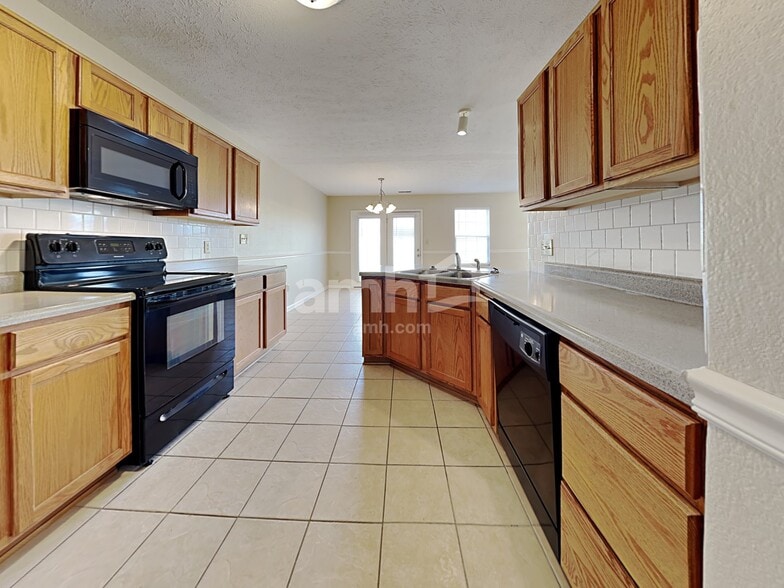 Building Photo - 16938 Maraschino Dr
