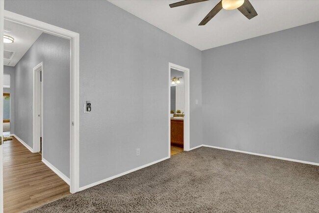 Building Photo - 9725 Drumcannon Ave