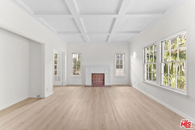 Building Photo - 140 S Camden Dr