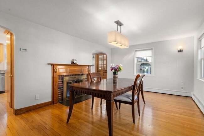 Building Photo - 22 Munroe Rd