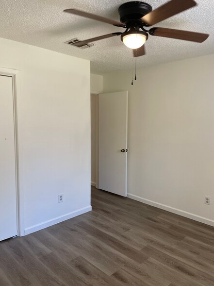 Second Bed - 412 Greenlawn Blvd