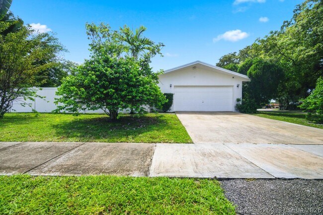 Building Photo - 321 E Chaminade Dr