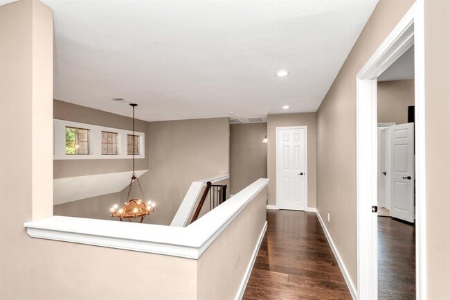 Building Photo - 3210 Shadowwalk Dr