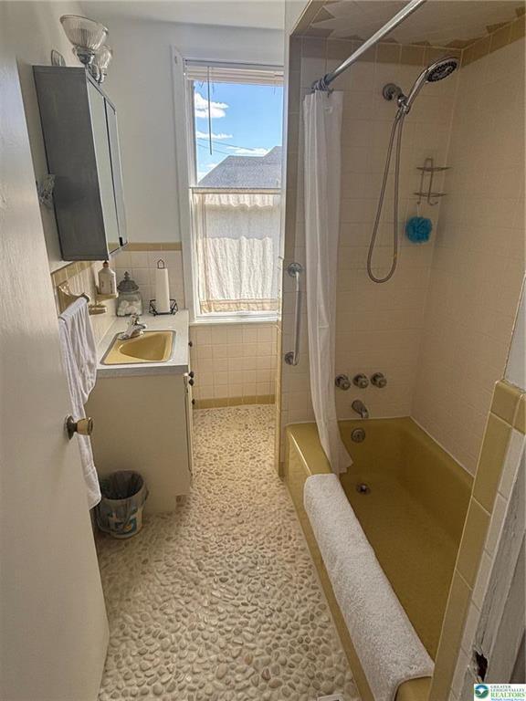 Building Photo - 2248 Birch St