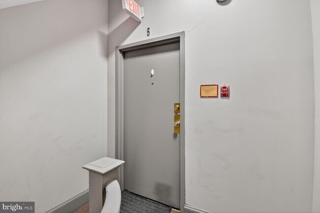 Building Photo - 1648 Park Rd NW