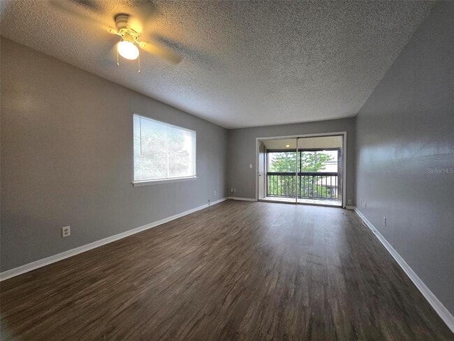Building Photo - 6312 Newtown Cir