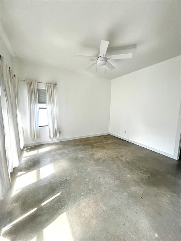 Building Photo - 5900 Toscana Ave
