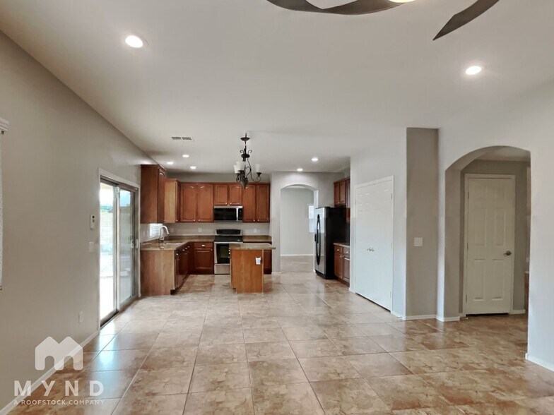 Building Photo - 3009 E Lynx Way