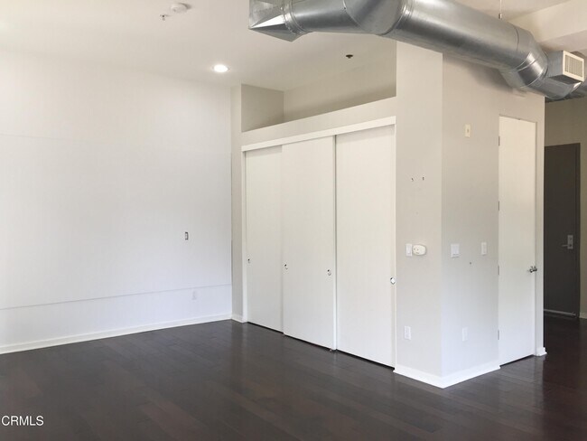 Building Photo - 909 El Centro St
