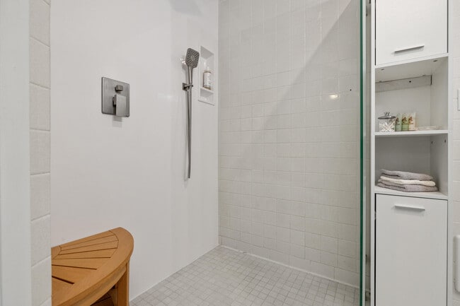 Building Photo - 4705 Highland Park Dr