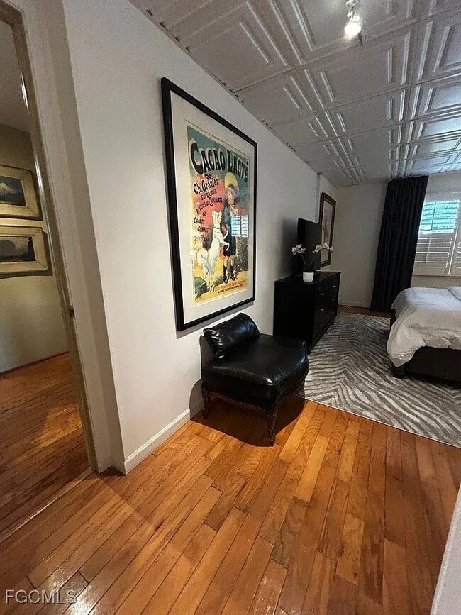 Building Photo - 1702 Hill Ave