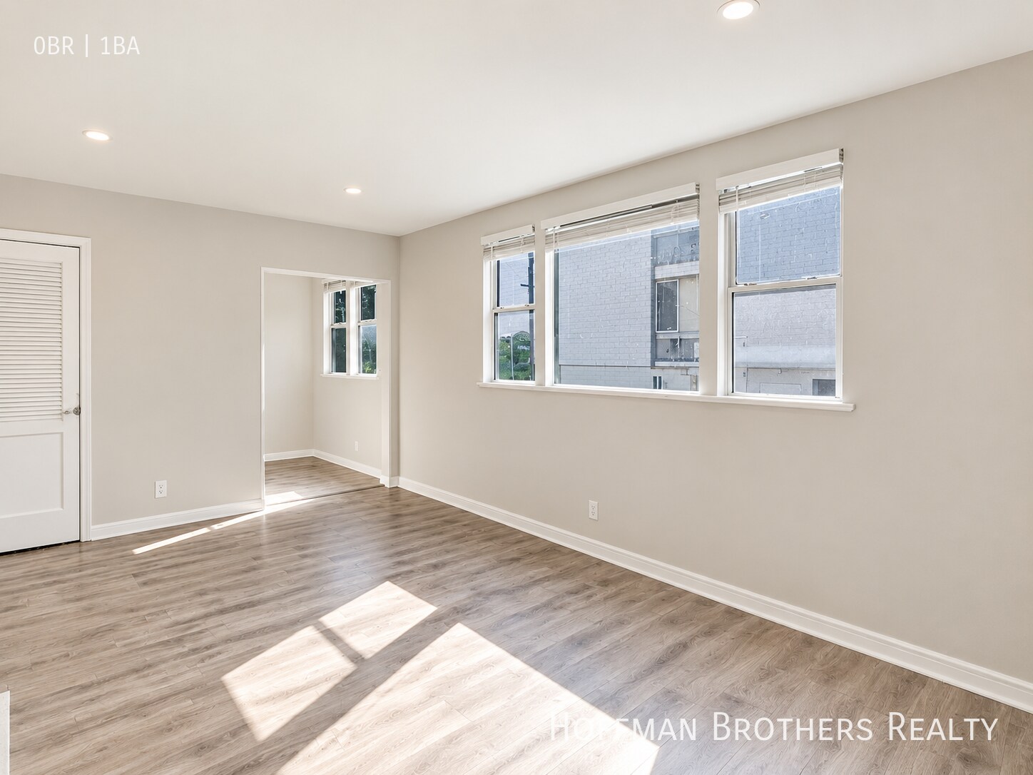 Building Photo - 425 N Oakhurst Dr