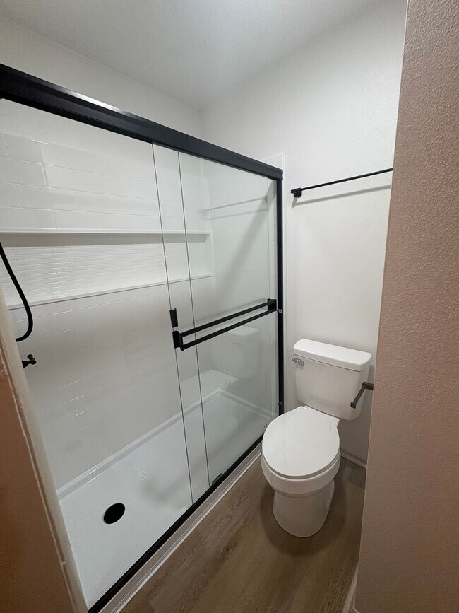 Building Photo - WaveHaus