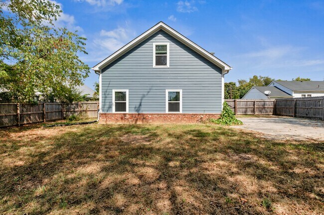 Building Photo - 203 Eastover St